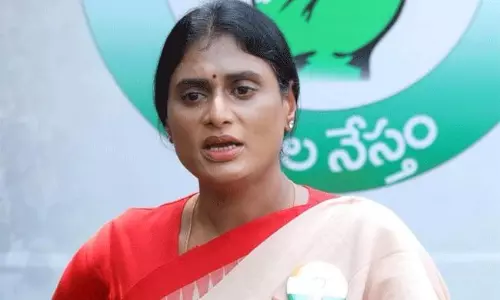 ఇంట్లో బీ, కేంద్రంలో బీ చేతుల్లో జగన్  రిమోట్  కంట్రోల్.. షర్మిళ సెటైర్లు!