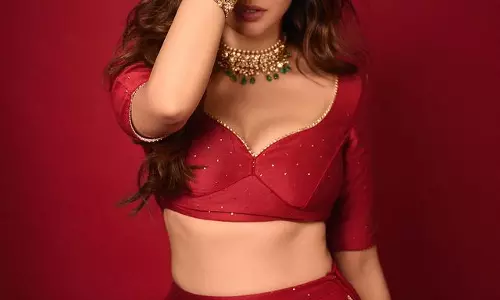 Beautiful Pictures of Aamna Sharif Turn Heads