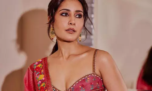 రాశి ఖన్నా.. ట్రెడిషనల్ లుక్కులో కూడా అదే హీటు!