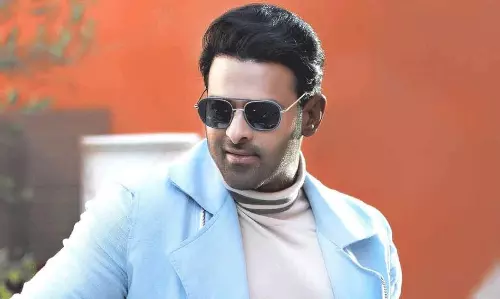 రెబల్ స్టార్ నుంచి ఫ్యాన్స్ అది కోరుతున్నారు..!