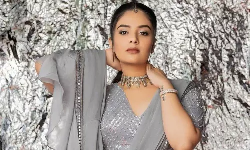 అందాల శ్రీముఖి.. ఏ ఔట్ ఫిట్ లోనైనా అదుర్సే!
