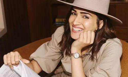 పిక్ టాక్ : క్లోజప్‌ లో అందాల కృతి బేబీ