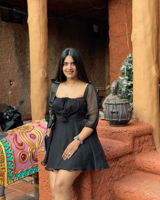 Sravanthi Looks Gorgeous in Saree With Modern Elegance! Sravanthi Looks Gorgeous in Saree With Modern Elegance!