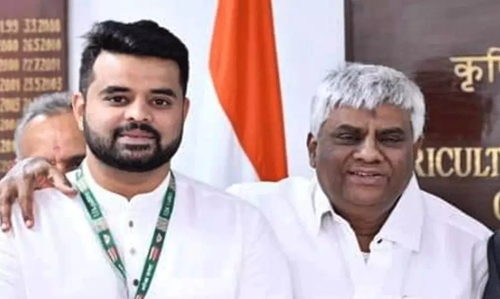 క‌ర్ణాటక సెక్స్ కుంభ‌కోణం: కొడుకు చేసిన పాపం.. రేవ‌ణ్ణ అరెస్టు..!