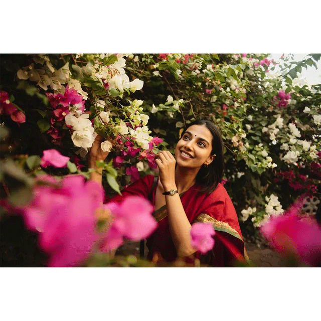 Meenakshi Chaudhary as Bappu Bomma