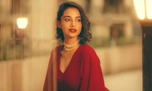 ఆ ముత్యాల హారం కిల్ చేస్తోంది మీనాక్షి