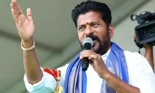 బీ-ఫాం తీసుకున్న బీఆర్ఎస్ అభ్యర్థులు రేవంత్ టచ్ లోకి...!!
