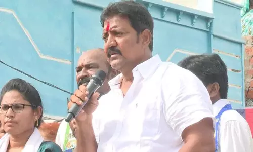 పవన్ విమర్శలపై వల్లభనేని వంశీ వివరణ కమ్ సెటైర్లు ఇవే! పవన్ విమర్శలపై వల్లభనేని వంశీ వివరణ కమ్ సెటైర్లు ఇవే!