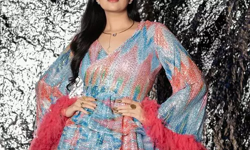 Once Again, Sreemukhi Nails the Cute Look in Latest Pics