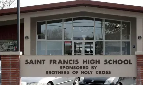 ముఖాలు నల్లగా ఉన్నాయని విద్యార్థుల బహిష్కరణ.. స్కూలుకు షాకిచ్చిన కోర్టు