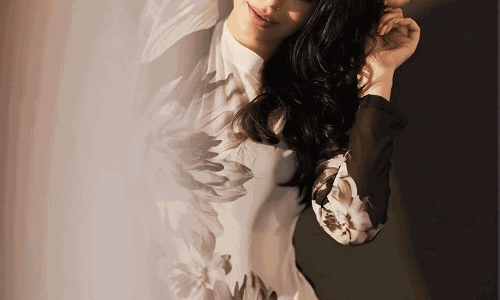 Sonali Rauts Sizzling Instagram Snaps