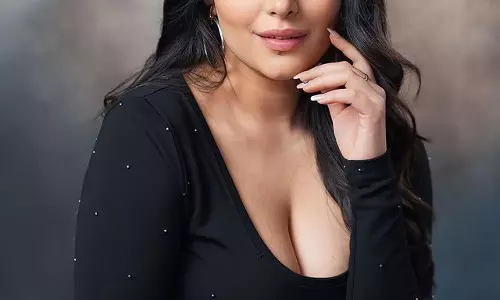 Aanchal Munjal Dazzles in the Depths of Black Glamour