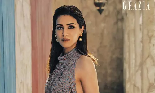 మైండ్ బ్లాక్ చేసిన క్రూ గ‌ర్ల్ కృతి