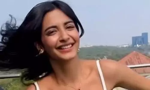 పెదకాపు పాప.. డ్యాన్స్ తోనే మత్తెక్కించేసింది