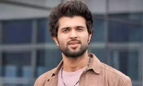 అన్నదమ్ములు ఇద్దరు కాదన్న కథతో దేవరకొండ..?