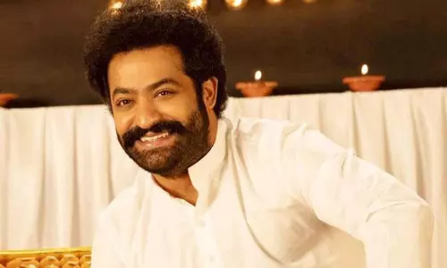 మరో రేంజ్ కు వెళ్ళేలా.. ఎన్టీఆర్ బాలీవుడ్ కనెక్షన్స్