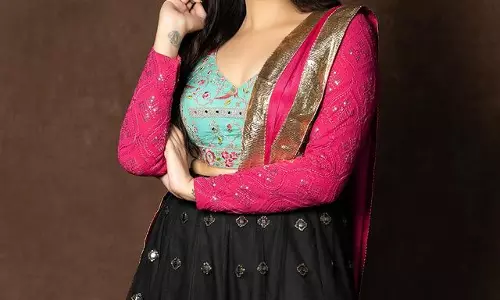 Sreemukhi Stuns Agai in Lehenga