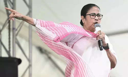 ఇండియా కూటమి  : నాలుక  మడతేసిన మమత  !