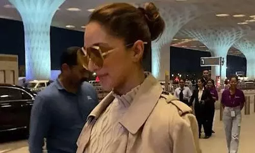 షాకింగ్‌ : కియారా వెంట వీధి కుక్క