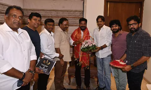 టాలీవుడ్‌కి కేసీఆర్‌ చేసిందేం లేదు! రేవంత్ అయినా చేస్తారా?