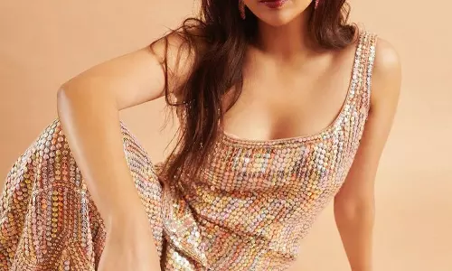 Keerthy Suresh: SERVING Lewks in Gold & Silver Dress