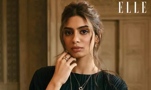 పిక్ టాక్‌ : బ్లాక్ లో మెరిసిన కపూర్ బ్యూటీ