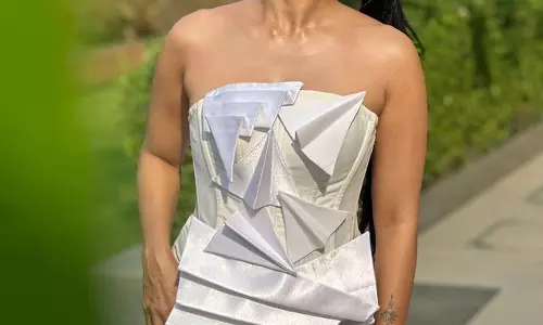 Tanishaa Mukerji in Lush and Green Tanishaa Mukerji in Lush and Green