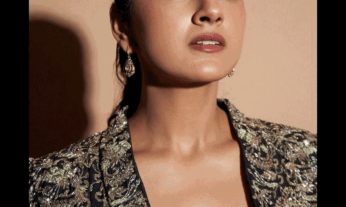 Shraddha Srinath’s Golden Hour in Black