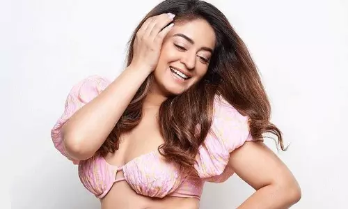 నటి ఆరోప‌ణ‌: క్రూయిజ్ షిప్‌లో వారిని ఆక‌ట్టుకోవాల‌న్నారు..!