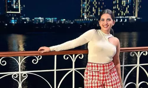 స్రవంతి పాప.. లెగ్స్ అందాలతో మైండ్ బ్లాక్ లుక్ స్రవంతి పాప.. లెగ్స్ అందాలతో మైండ్ బ్లాక్ లుక్