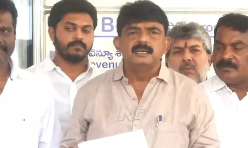 హోరాహోరీ లో పోస్టల్ బ్యాలెట్ కిరికిరి !