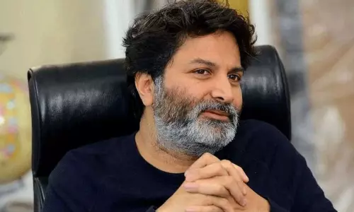 గురూజీ మ‌ళ్లీ ఓల్డ్ మెమోరీస్ లోకి!