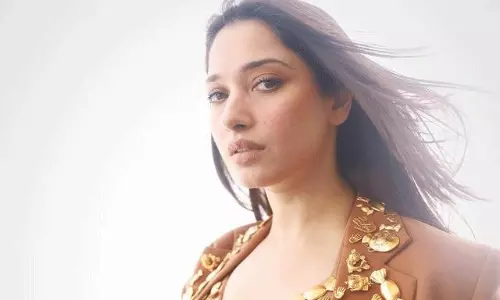 పిక్ టాక్‌ : గోల్డెన్ మిల్కీ బ్యూటీ అదుర్స్‌