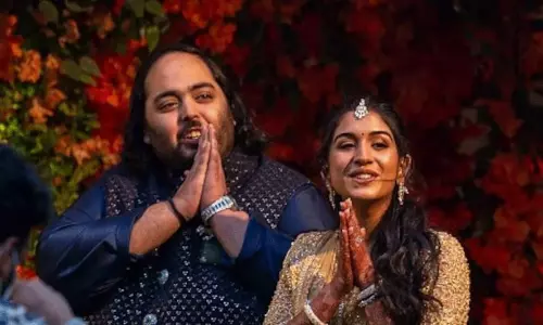 ముహూర్తం ఫిక్స్... అనంత్‌ – రాధికల వెడ్డింగ్‌  కార్డ్  ఇదే!