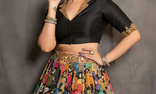 Sreemukhi’s Vibrant Lehenga Is Must-add to Your Wardrobe