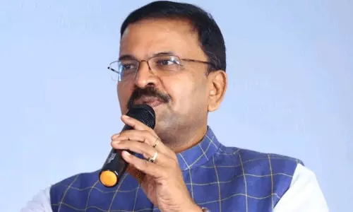 జూన్ 2 సమీపిస్తున్న వేళ జగన్, బాబు,  పవన్  లకు మాజీ జేడీ రిక్వస్ట్!