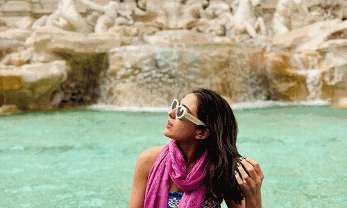 Sara Ali Khan Is A Ray Of Sunshine In New Holiday Pic