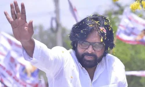 సమ్ థింగ్ స్పెషల్: ఏపీ పవర్ పై భిన్న స్వరాలు.. పవన్ గెలుపుపై ఒకటేమాట