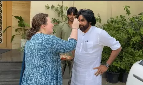 సంబరాల్లో అన్నా లెజినోవా, అకీరా !