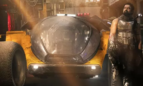 కల్కికి హ్యాండ్ ఇచ్చిన బీ టౌన్ హీరోయిన్..?