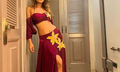 Nia Sharma Slays in Pink!