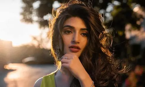 పిక్ టాక్‌ : శ్రీలీల చీర కట్టు ఆహా...!