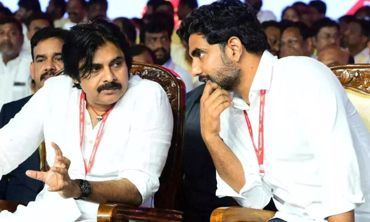 పవన్.. లోకేశ్ ఇద్దరు మంత్రులుగా బాధ్యతలు చేపట్టరా? పవన్.. లోకేశ్ ఇద్దరు మంత్రులుగా బాధ్యతలు చేపట్టరా?