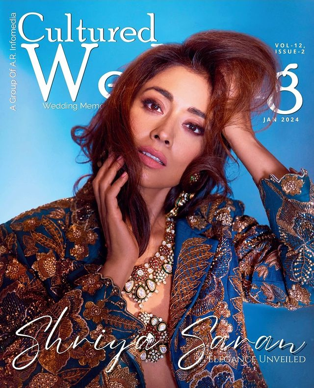 Shriya Saran Looks Beautiful in Saree Shriya Saran Looks Beautiful in Saree