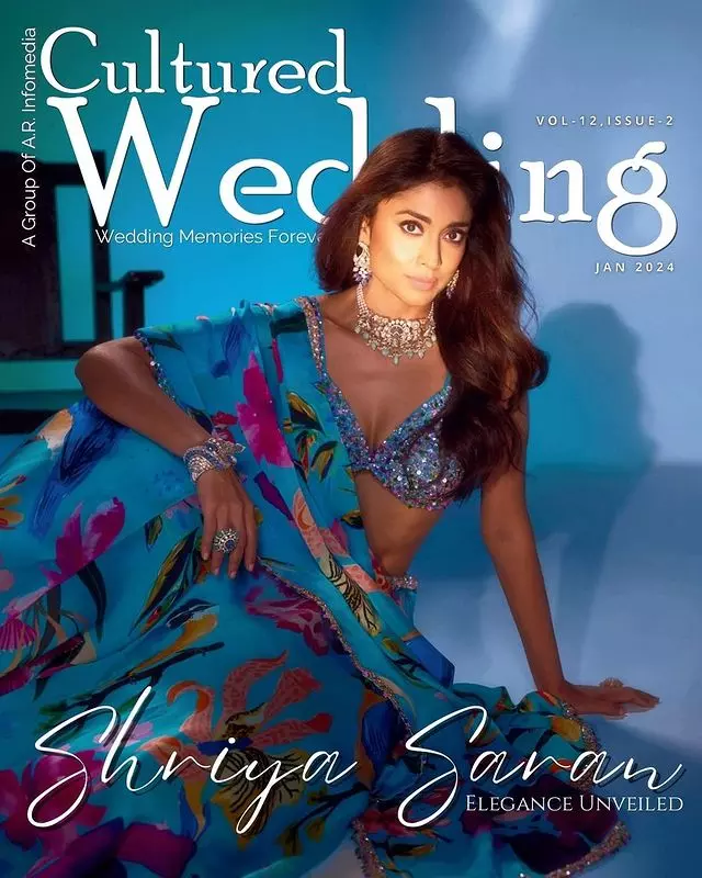 Shriya Saran Looks Beautiful in Saree Shriya Saran Looks Beautiful in Saree