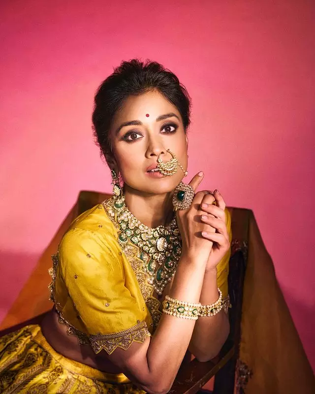 Shriya Saran Looks Beautiful in Saree Shriya Saran Looks Beautiful in Saree
