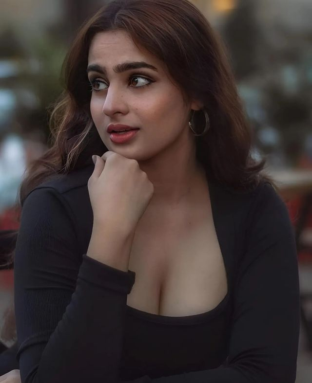 Ayesha Khan Looks Elegant in White