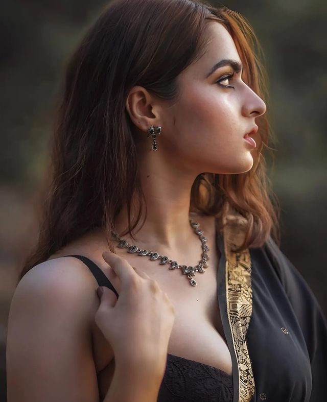 Ayesha Khan Looks Elegant in White