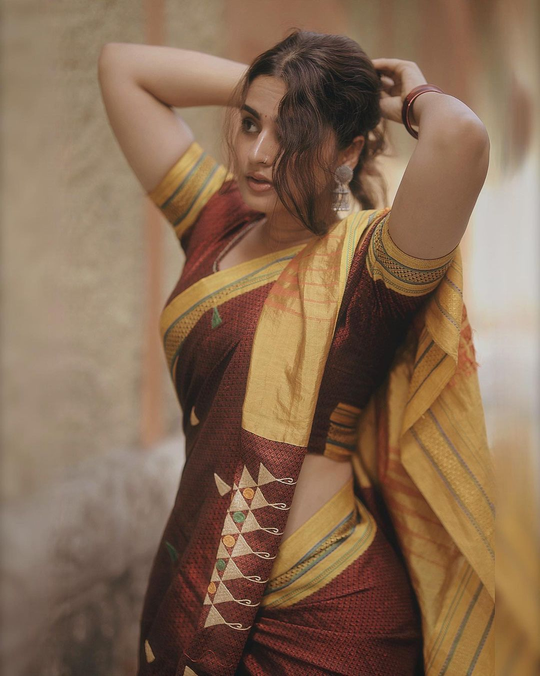 Ayesha Khan Looks Elegant in White Ayesha Khan Looks Elegant in White