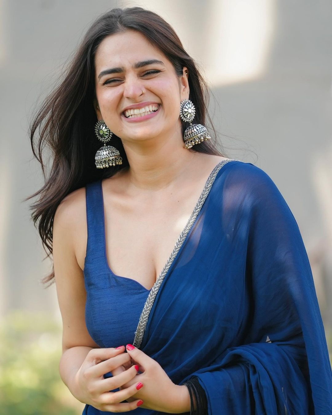 Ayesha Khan Looks Elegant in White Ayesha Khan Looks Elegant in White